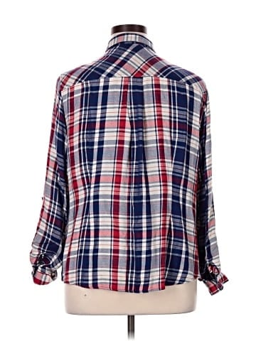Charlotte Russe Long Sleeve Button-Down Shirt (view 2)