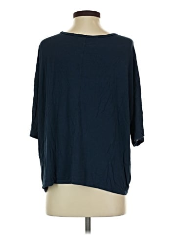 Old Navy Short Sleeve T-Shirt (view 2)
