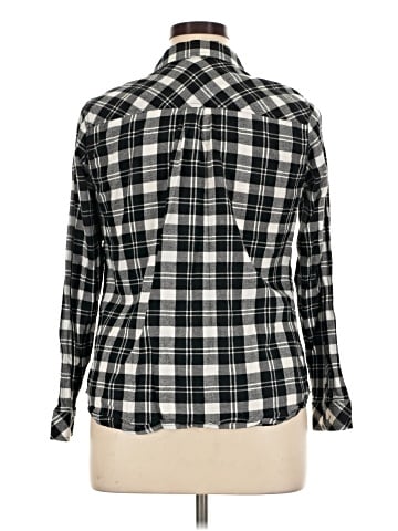 Croft & Barrow Long Sleeve Button-Down Shirt (view 2)