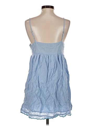Urban Outfitters Casual Dress (view 2)