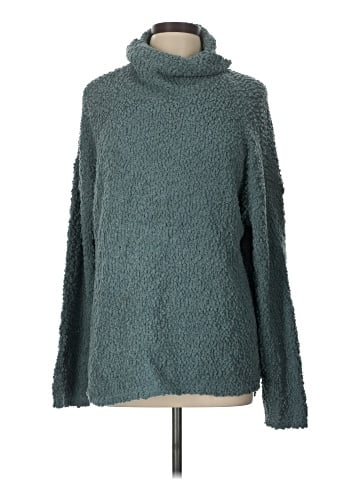 WallpapHER Fleece (view 1)