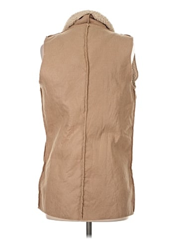 Cherish Faux Fur Vest (view 2)