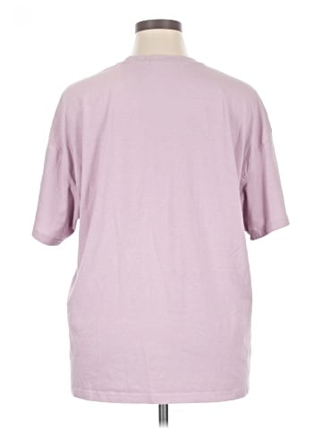 Trendy Queen Short Sleeve T-Shirt (view 2)