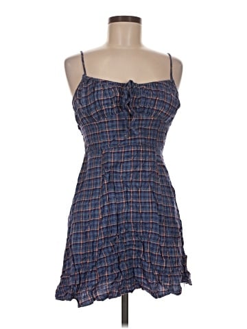Urban Outfitters Casual Dress (view 1)