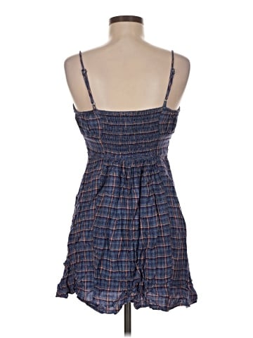 Urban Outfitters Casual Dress (view 2)