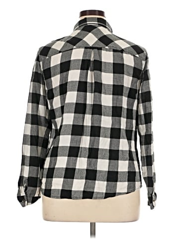 Maurices Long Sleeve Button-Down Shirt (view 2)