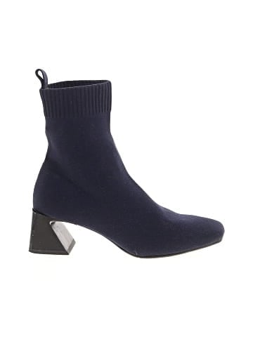Vivaia Ankle Boots (view 1)