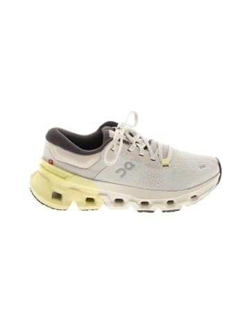 On Cloud Sneakers (view 1)