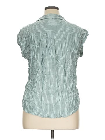 Jachs Girlfriend Sleeveless Button-Down Shirt (view 2)