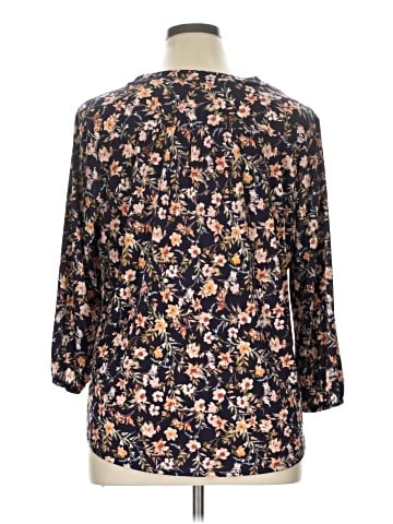 TWO by Vince Camuto 3/4 Sleeve Blouse (view 2)