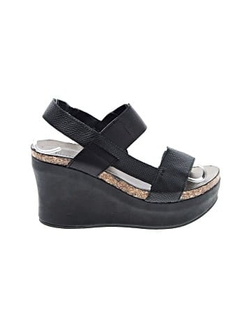 Pierre Dumas Wedges (view 1)