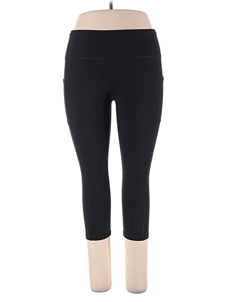 Pre-owned Iuga Active Pants In Black