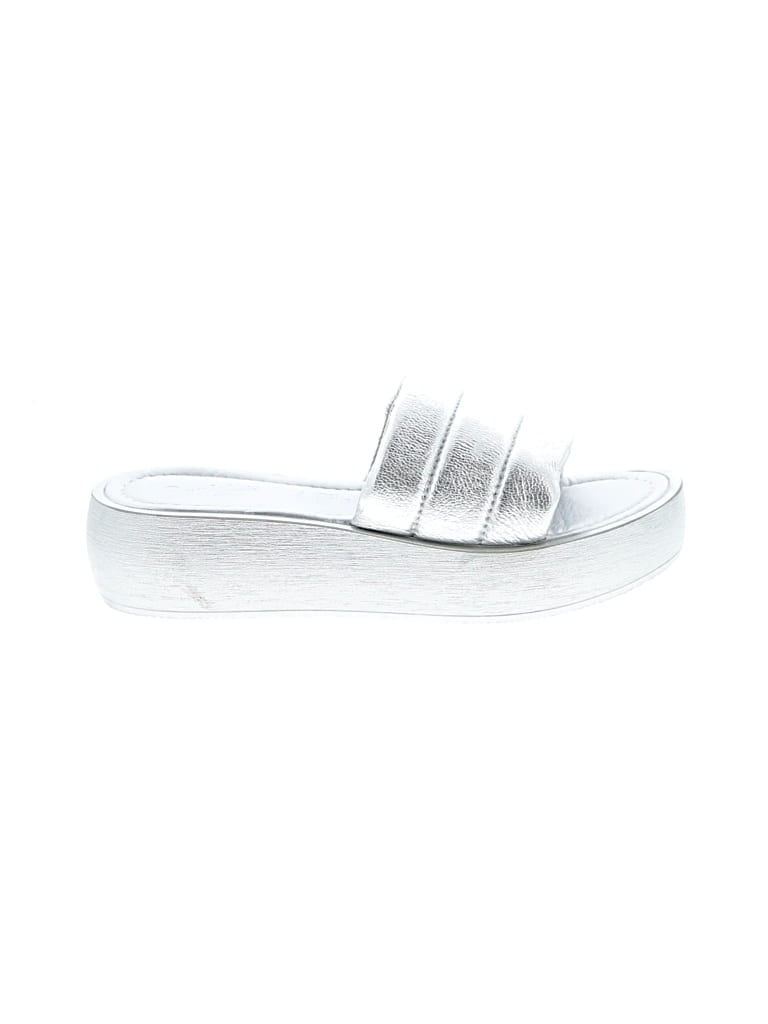 Pre-owned Seychelles Sandals In Silver