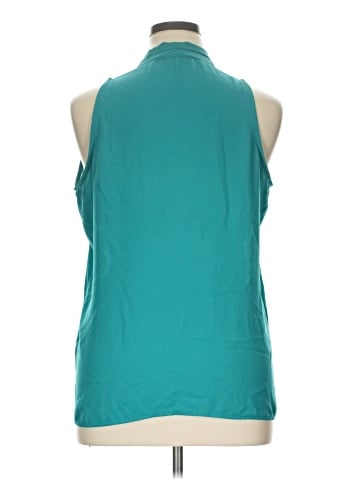 Violet & Claire Sleeveless T-Shirt (view 2)