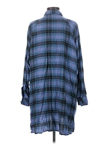Urban Outfitters Long Sleeve Button-Down Shirt (view 2)