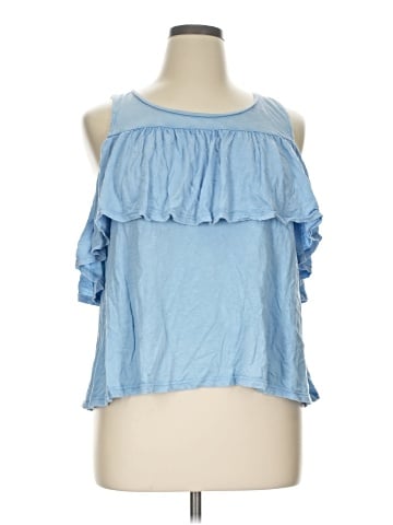True Craft Sleeveless Blouse (view 1)