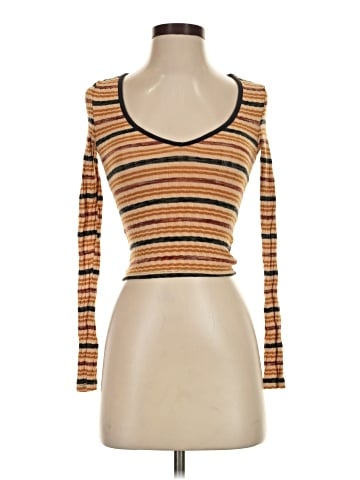 Urban Outfitters 3/4 Sleeve T-Shirt (view 1)