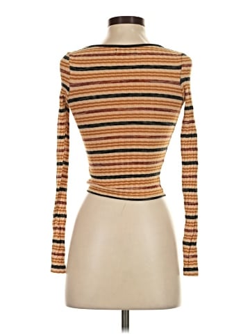 Urban Outfitters 3/4 Sleeve T-Shirt (view 2)