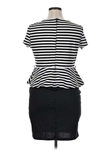 No Boundaries Casual Dress (view 2)