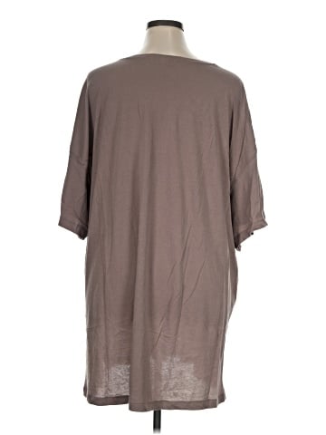 Victoria's Secret Short Sleeve T-Shirt (view 2)