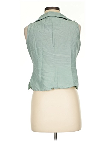 Harold's Sleeveless Button-Down Shirt (view 2)