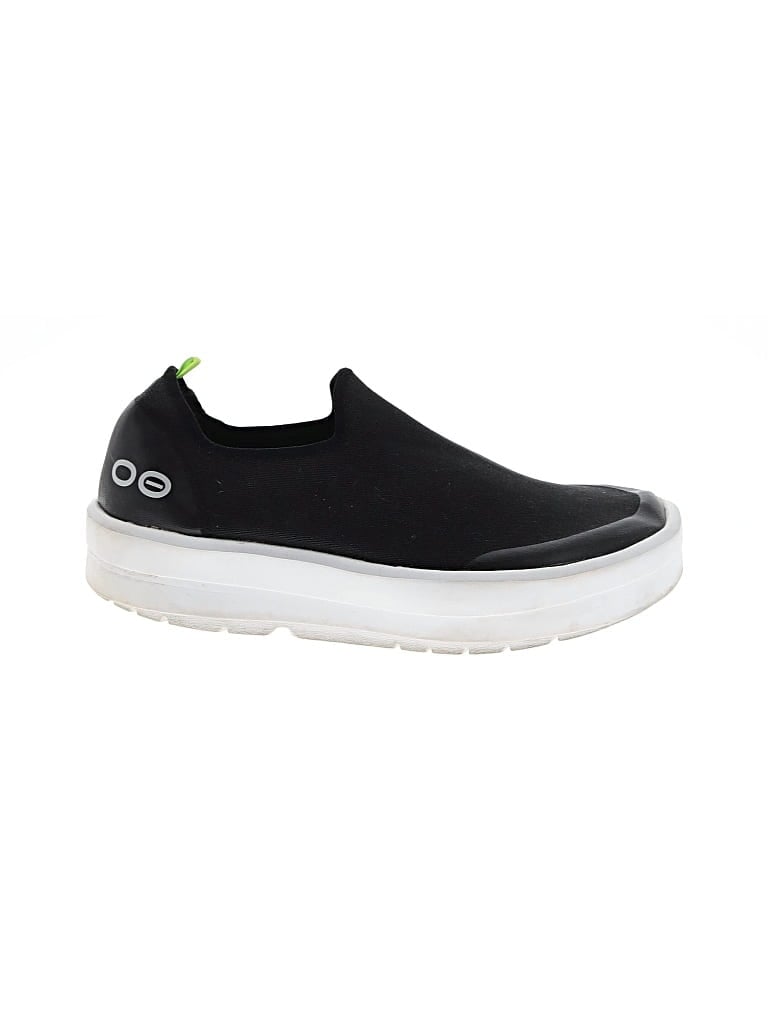 Pre-owned Oofos Sneakers In Black