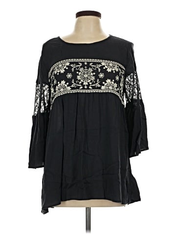 Eyeshadow 3/4 Sleeve Blouse (view 1)