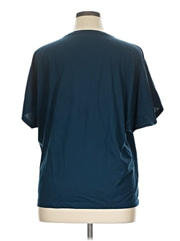 Uniqlo Short Sleeve T-Shirt (view 2)
