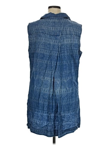 Ali Miles Sleeveless Button-Down Shirt (view 2)