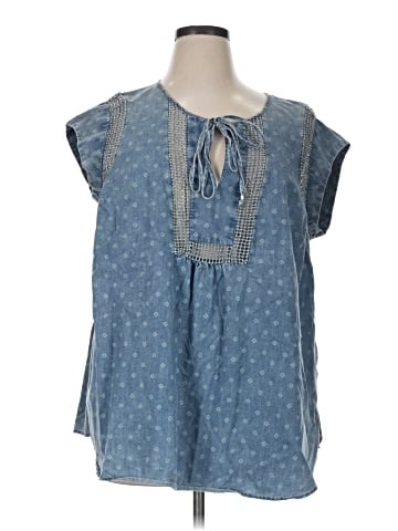 Signature Studio Sleeveless Blouse (view 1)