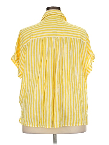 Lane Bryant Short Sleeve Button-Down Shirt (view 2)