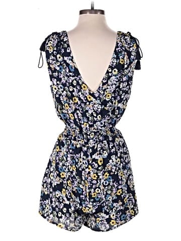 Cupcakes & Cashmere Casual Dress (view 2)