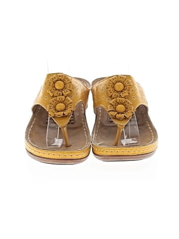 Unbranded Wedges (view 2)