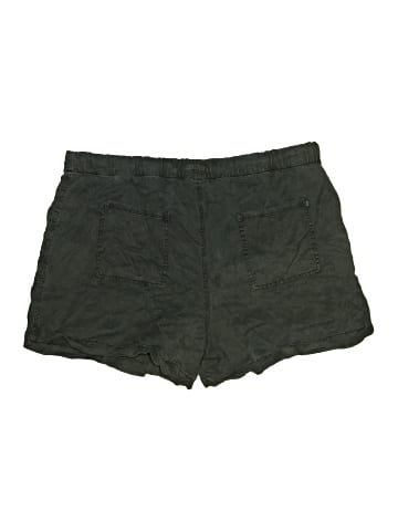 Gap Shorts (view 2)