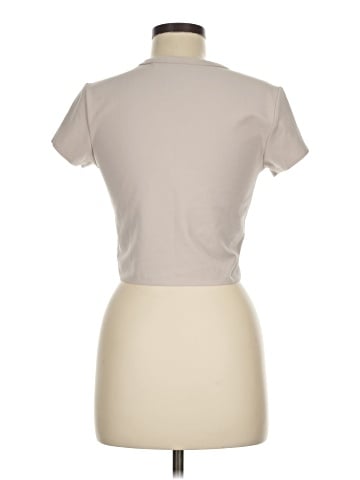 Uniqlo Short Sleeve T-Shirt (view 2)