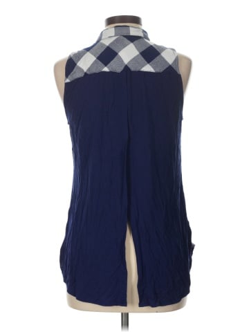 Cupio Sleeveless Button-Down Shirt (view 2)