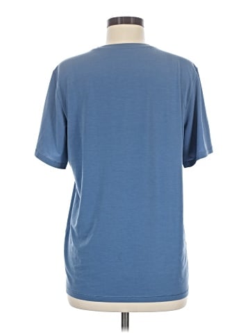 Lululemon Athletica Short Sleeve T-Shirt (view 2)