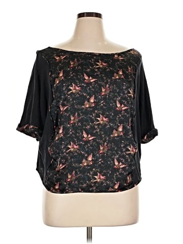 Tiny 3/4 Sleeve Blouse (view 1)