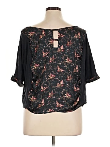 Tiny 3/4 Sleeve Blouse (view 2)