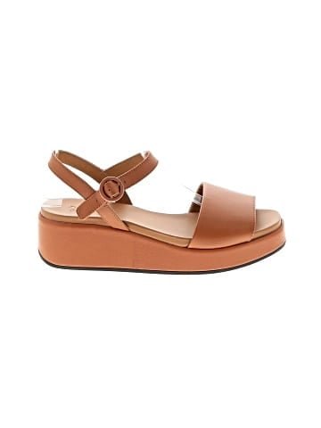 Camper Wedges (view 1)