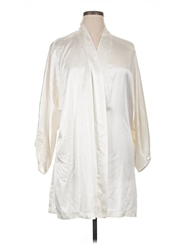 Natori Kimono (view 1)