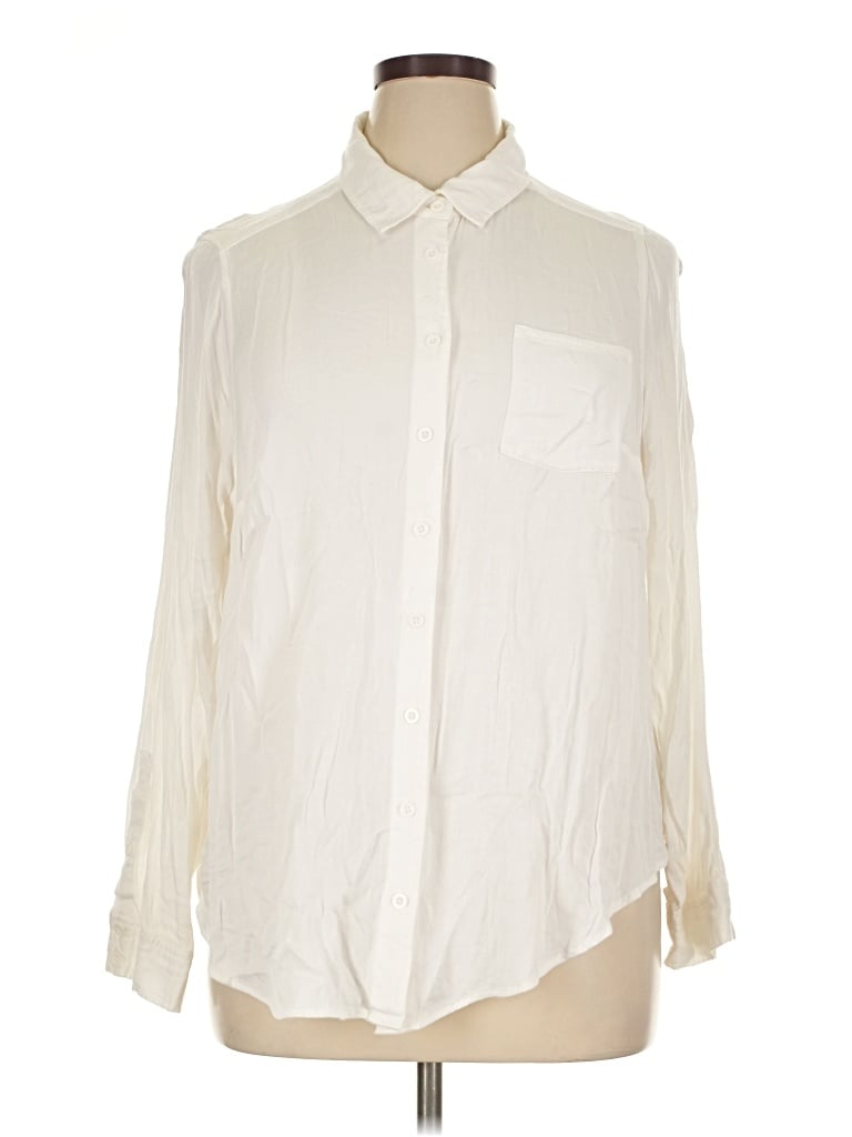 Pre-owned Torrid Long Sleeve Button Down Shirt In Ivory