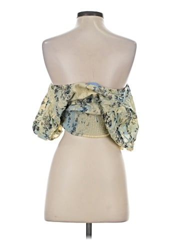 Urban Outfitters 3/4 Sleeve Blouse (view 2)