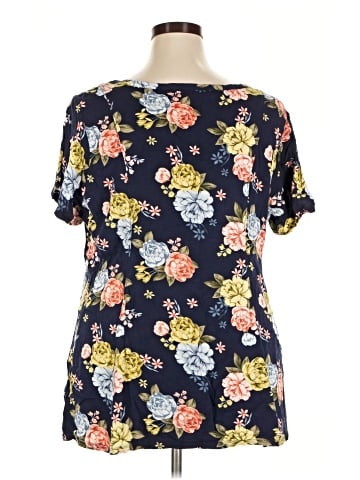 Torrid Short Sleeve T-Shirt (view 2)