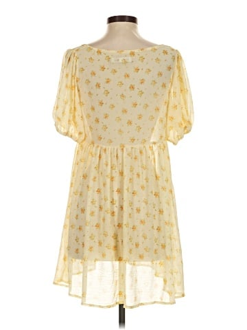 Urban Outfitters Casual Dress (view 2)