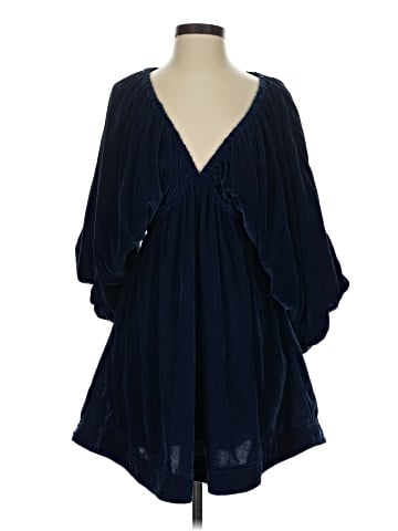Urban Outfitters 3/4 Sleeve Blouse (view 1)