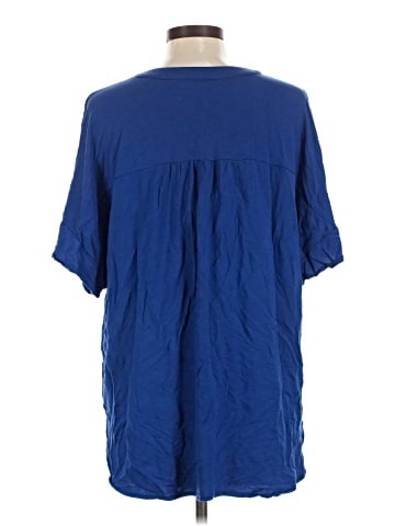 Lisa Rinna Short Sleeve T-Shirt (view 2)