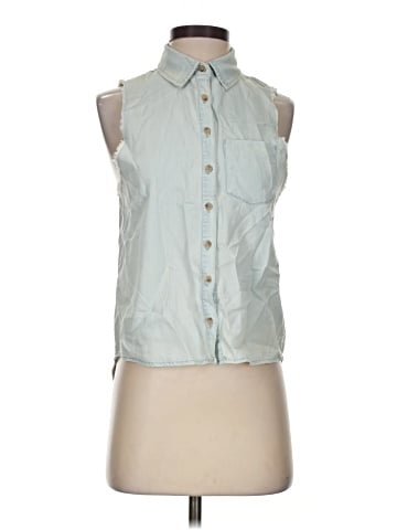 BDG Sleeveless Button-Down Shirt (view 1)