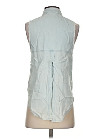 BDG Sleeveless Button-Down Shirt (view 2)