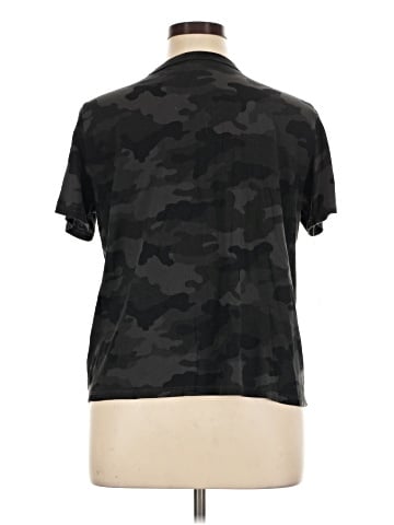 Old Navy Active T-Shirt (view 2)